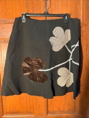 Black Floral Appliqué Skirt - Black